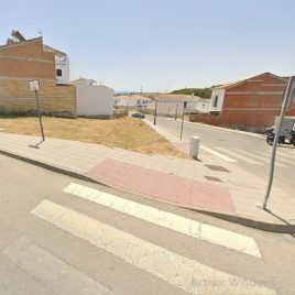 Solar 213m2 en Olvera en Esquina da a dos Calle edificable 266m2